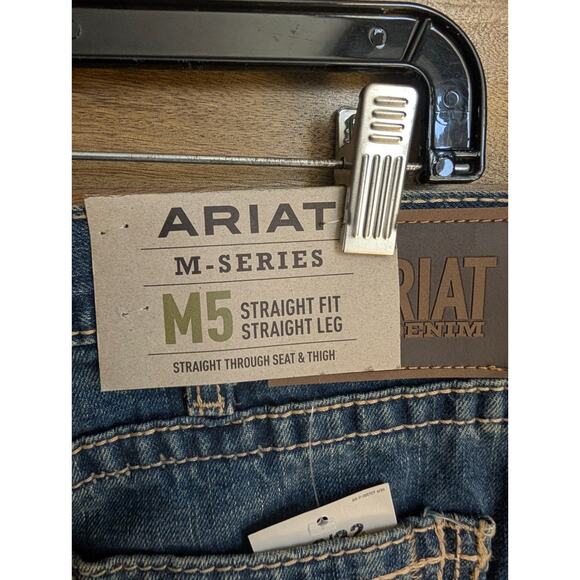 Ariat M-Series M5 Jeans Mens 38x32 Blue Denim Straight Leg Medium Wash 10014010 - Picture 4 of 4